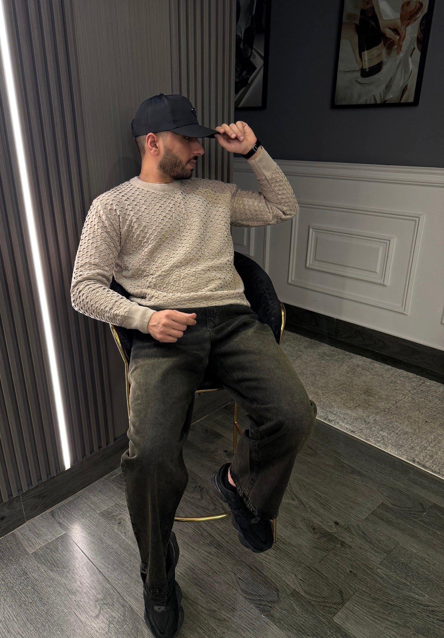 Bej round basic pullover