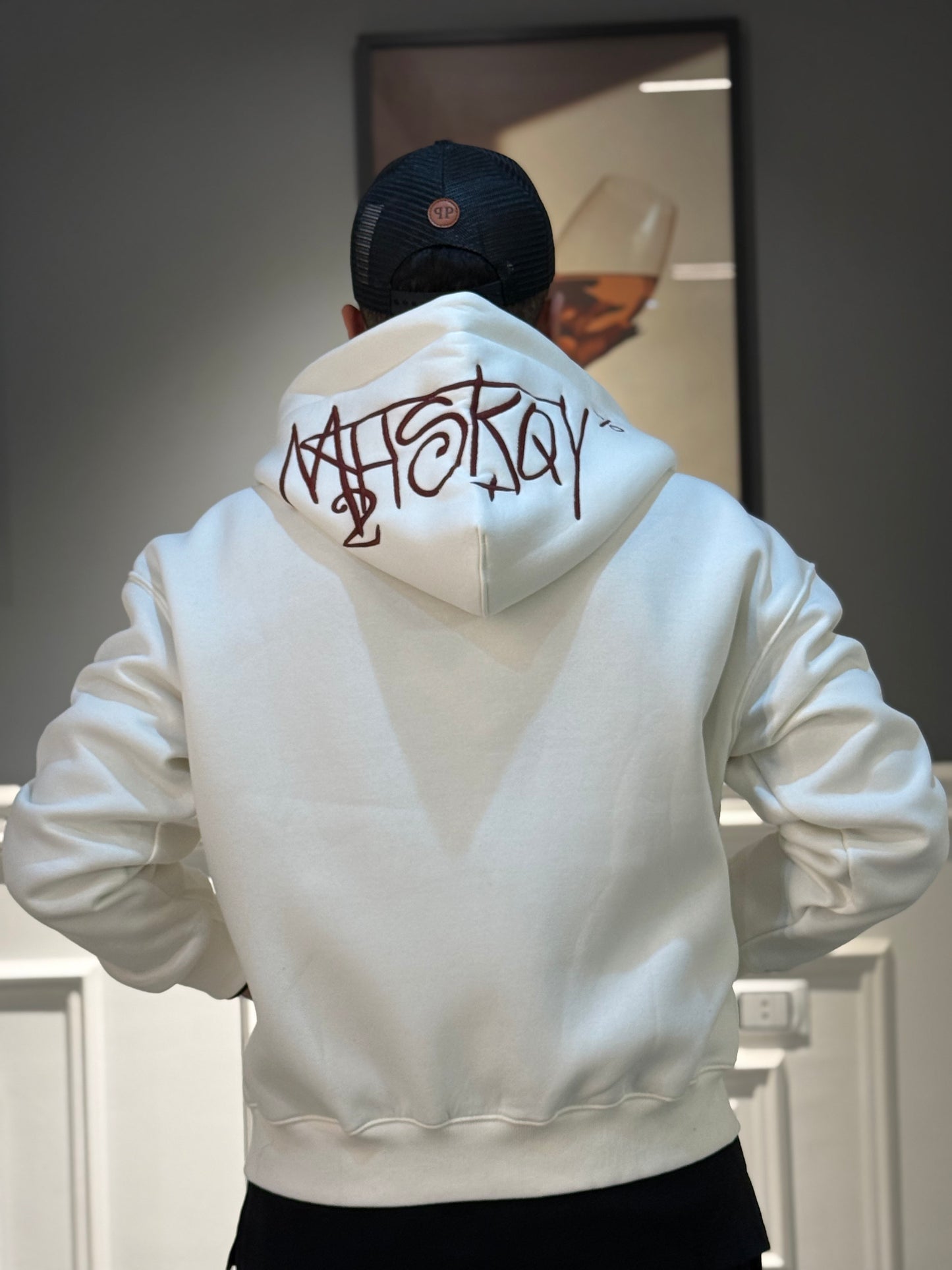 White easy sweatshirt