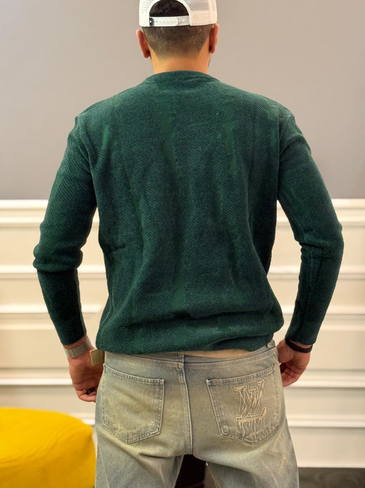 Wool sweater cutting
