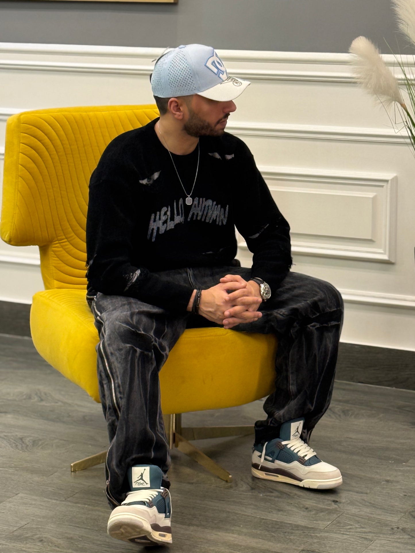 Black Cating Pullover