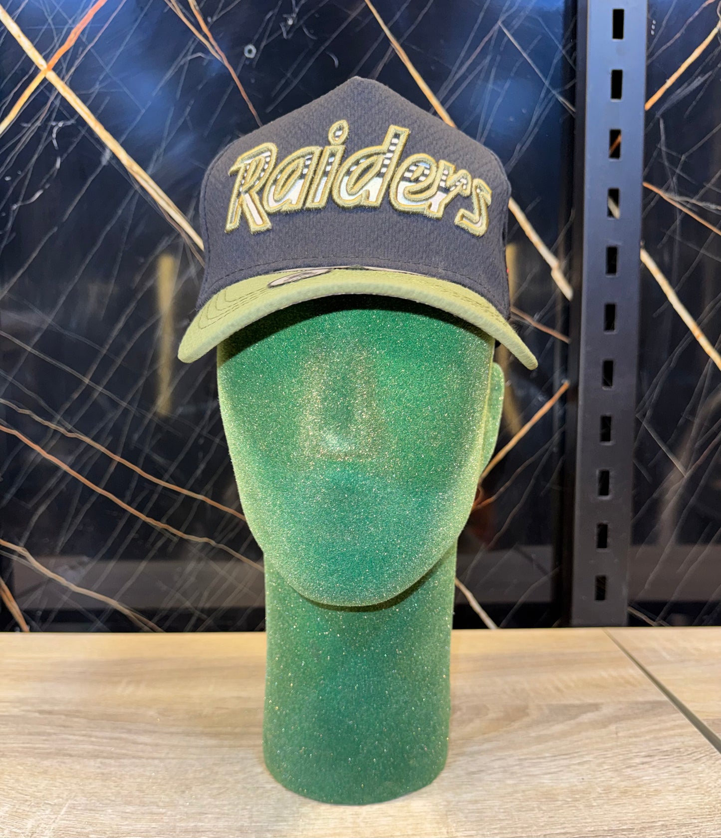 Raiders redbull black