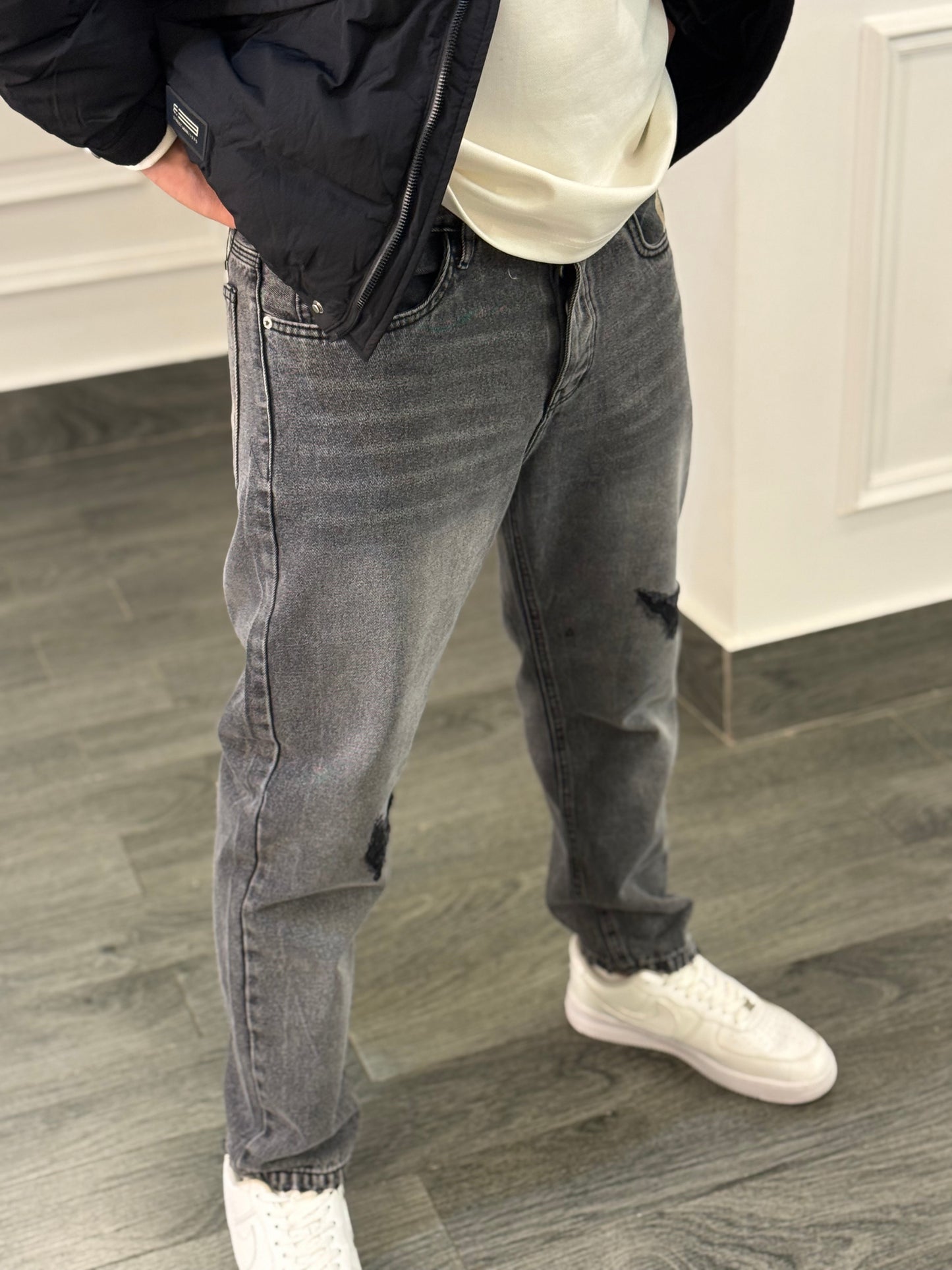 Gray M jeans