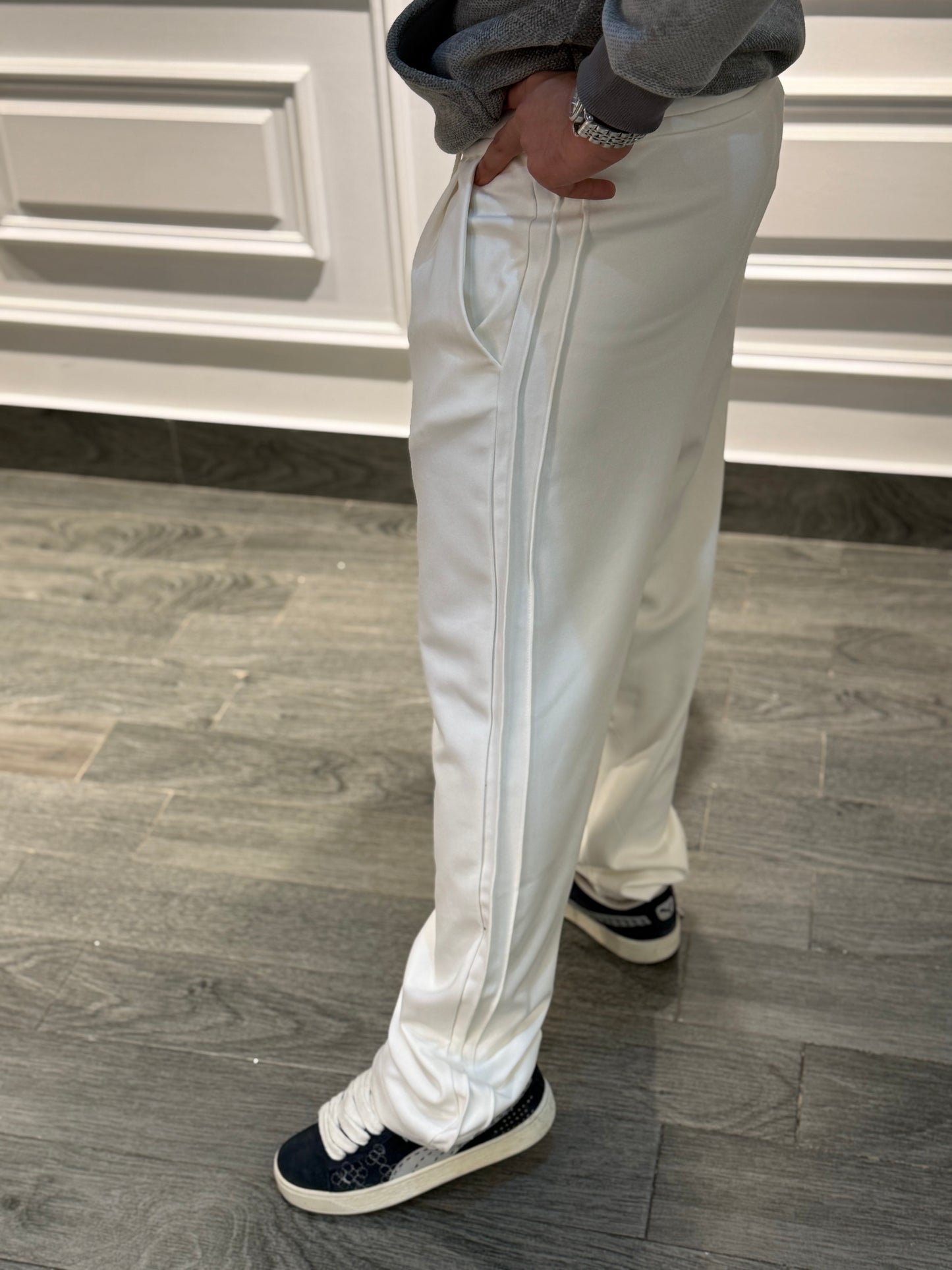 White basic pants